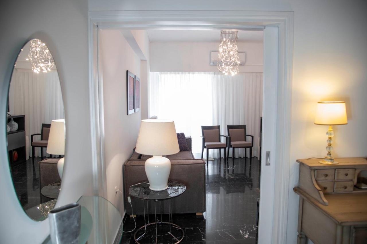 Konstantinos Stylish Brand New Apt In The Heart Of アテネ エクステリア 写真